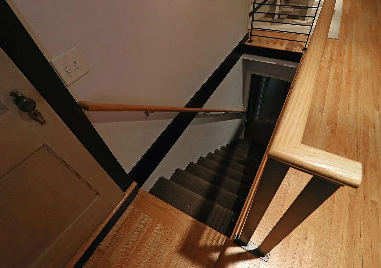 Как закрыть первый этаж. Лестница п образная 1640 на 910. Лестница деревянная стандарт лм 02. Лестница в подвал. Лестничный проем.