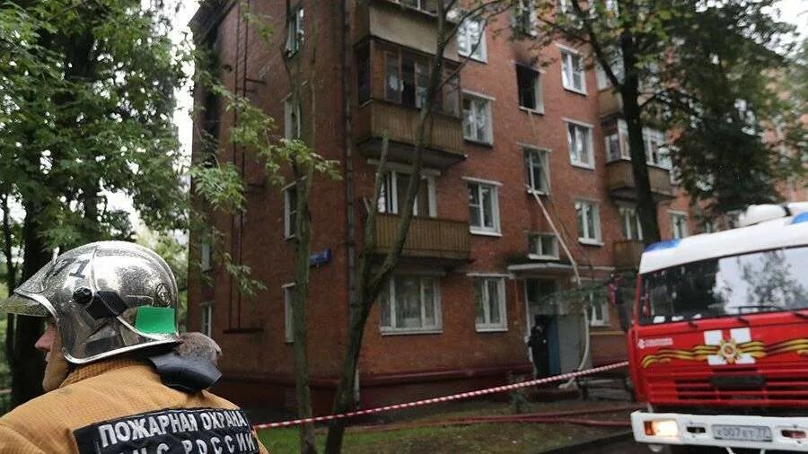 пожар в кубинке. пожар улица кубинка. кубинец - пожар. пожар в москве пятиэтажный дом. пожар улица кубинка.