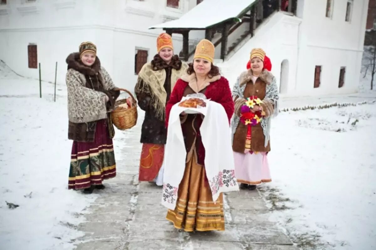 Национальный русский зимний. Фотосессия в русском народном стиле зимой. Свадьба в русском стиле. Зимняя свадьба в русском народном стиле. Свадьба в русском стиле зимой.