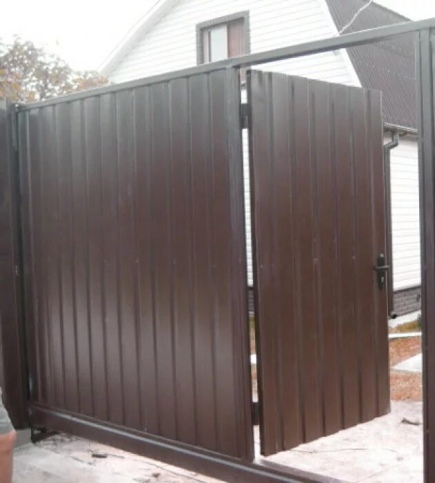 Необычный забор из профнастила. Забор секционный профлист. Профлист с-8-0,5 оцинкованный (1,2 х 1,15 ). Профнастил мп20-1100 0,7мм. 4/1} азкиф.