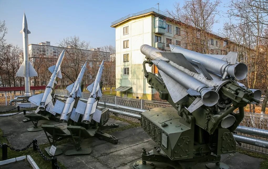 Есть ли пво в татарстане. Музей войск ПВО Балашиха. Заря музей войск ПВО Заря. Зенитка с 200. С-200 ЗРК музей войск ПВО.