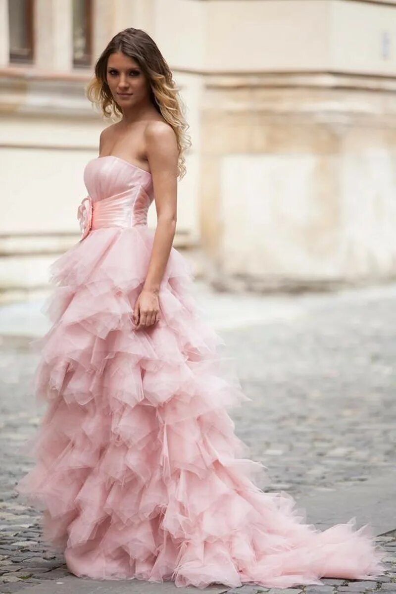 Розовое платье картинки. Платье розовое. Розовое свадебное платье. Розовое пышное платье. Шикарное розовое платье.