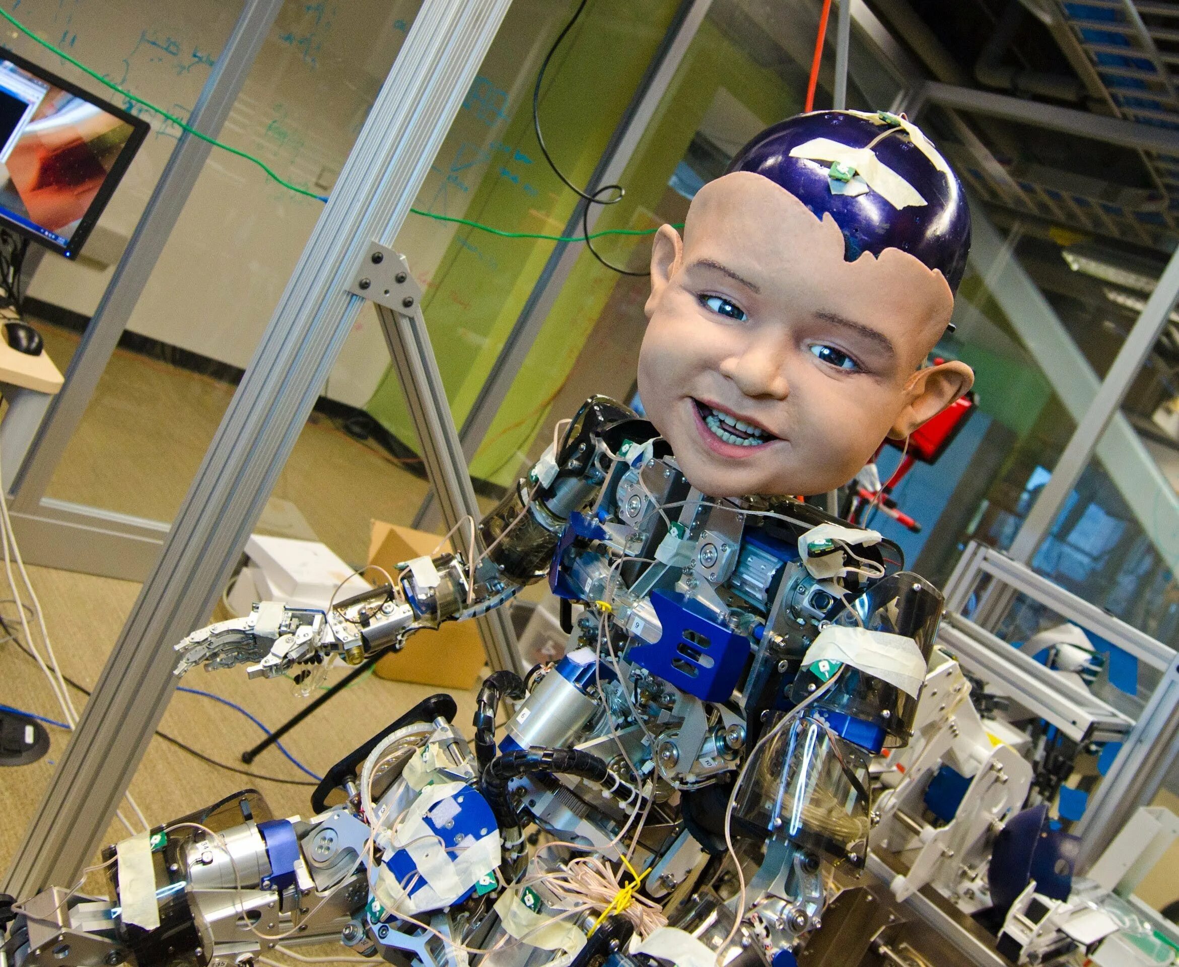 Роботы для детей. Мальчик робот. Роботы будущего для детей. Робот младенец.