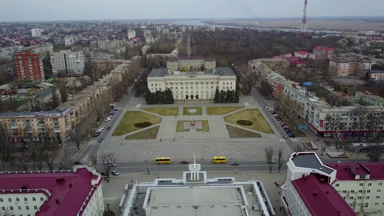 Площадь херсона в кв км. Херсон площадь города. город херсон центральная площадь. херсон главная площадь. херсон фото города.