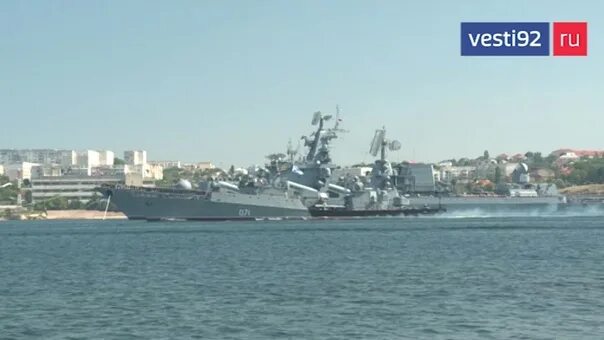 Памятник затонувшим кораблям в севастополе. Севастополь корабли черноморского флота. Севастополь императорский город. Севастополь день вмф памятник. Город герой севастополь памятник затопленным кораблям.