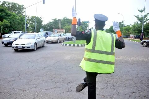Traffic warden перевод