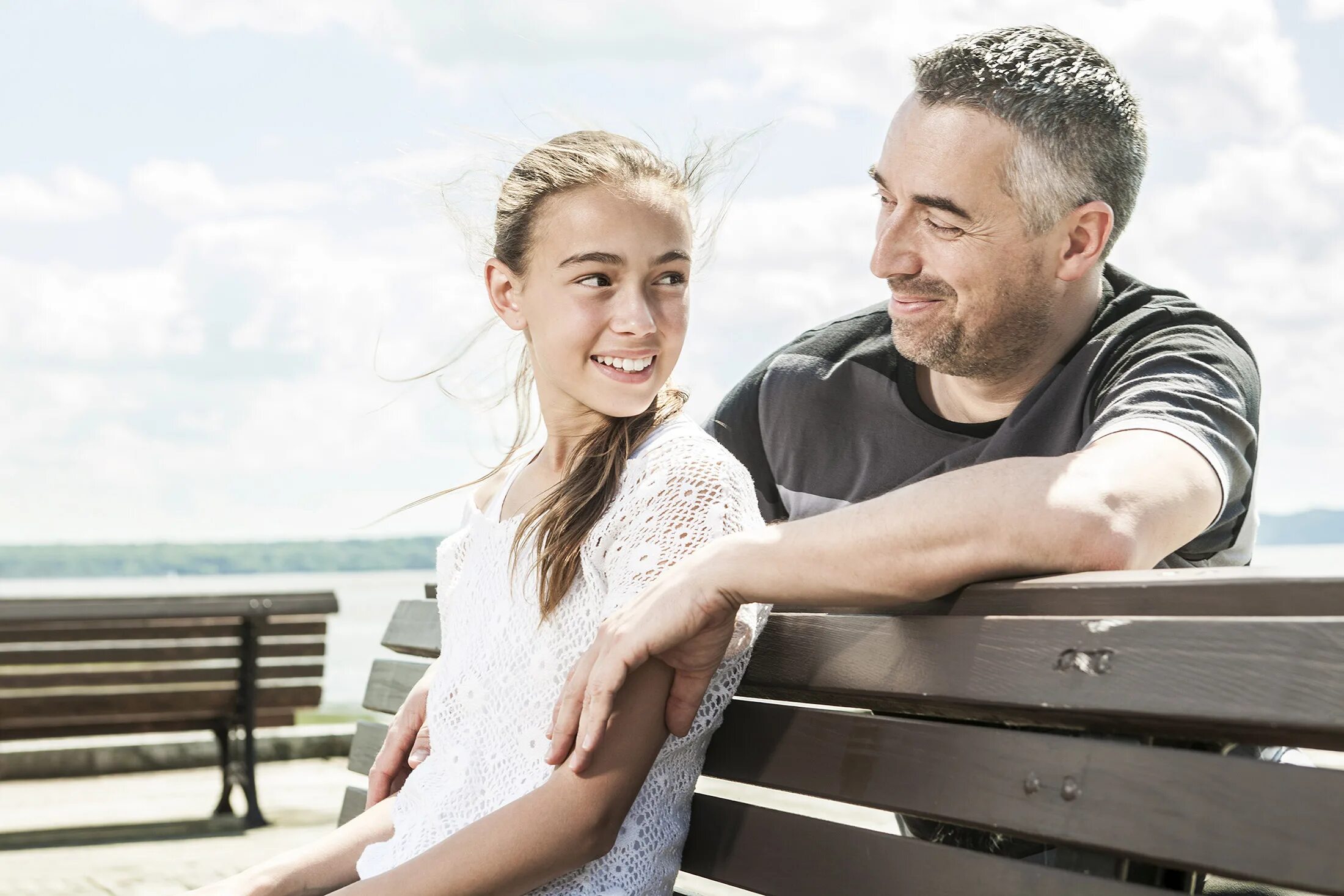 Флиртует с папой. Teen дочь and father. Stepfather engaged to daughter. Sheila Robbins a Day with dad and Uncle Tom. Dads teen daughter