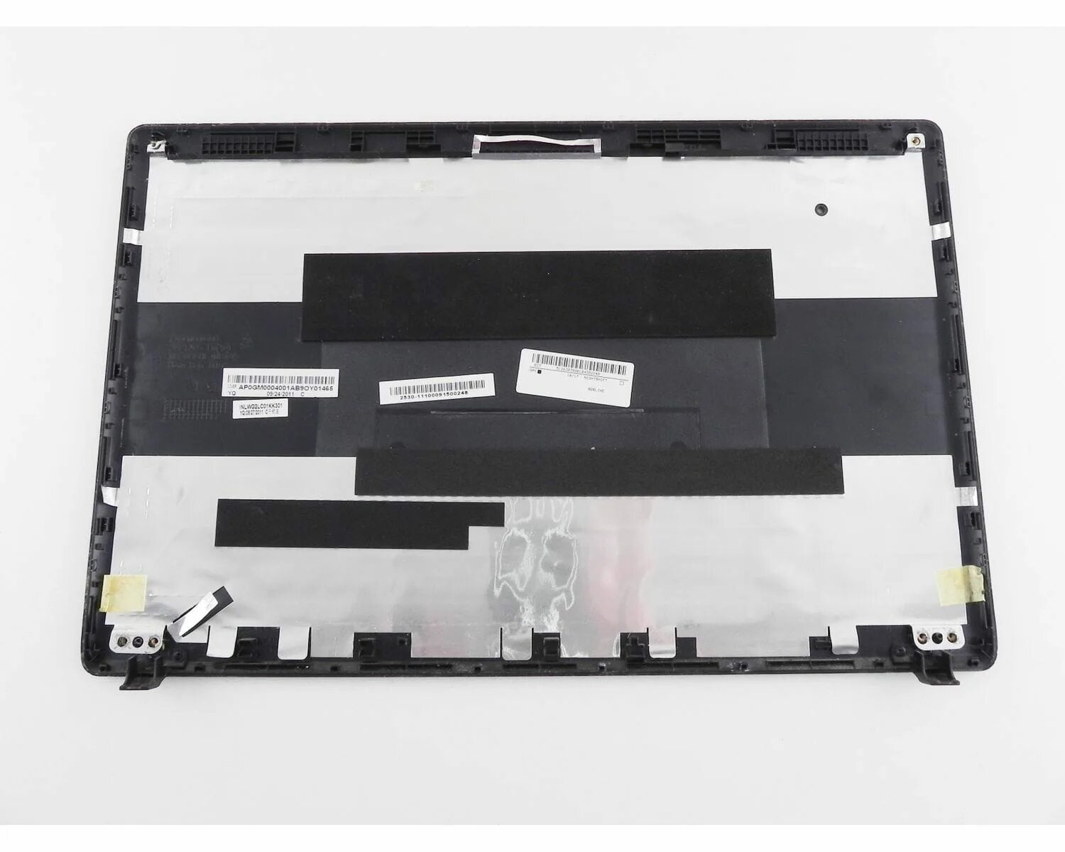 Нижняя крышка ноутбука lenovo 330 17ikb. Крышка матрицы lenovo. Lenovo 100-15ibq разбор матрицы. Крышка матрицы lenovo д340. Lenovo 100-15ibq разбор матрицы.