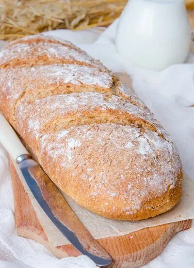Хлеб на сыворотке в духовке в домашних. Хлеб с отрубями в духовке. Домашний хлеб с отрубями. Хлеб в духовке в домашних на сыворотке. Домашний хлеб с отрубями в духовке.