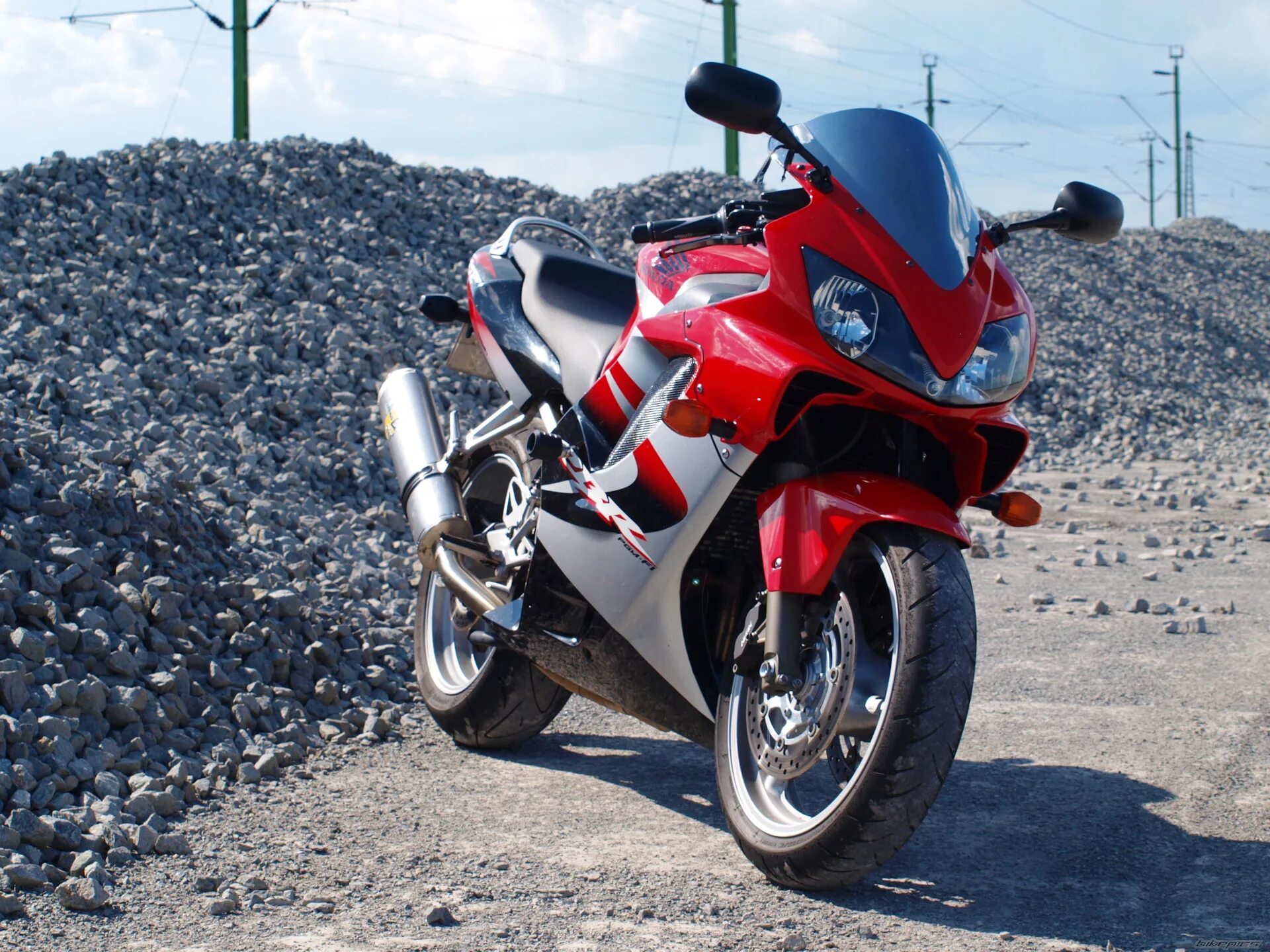 Сбр ф 4. Honda cbr 600 f4. honda f4i 600. honda cbr f4i. хонда сбр 600 ф4.