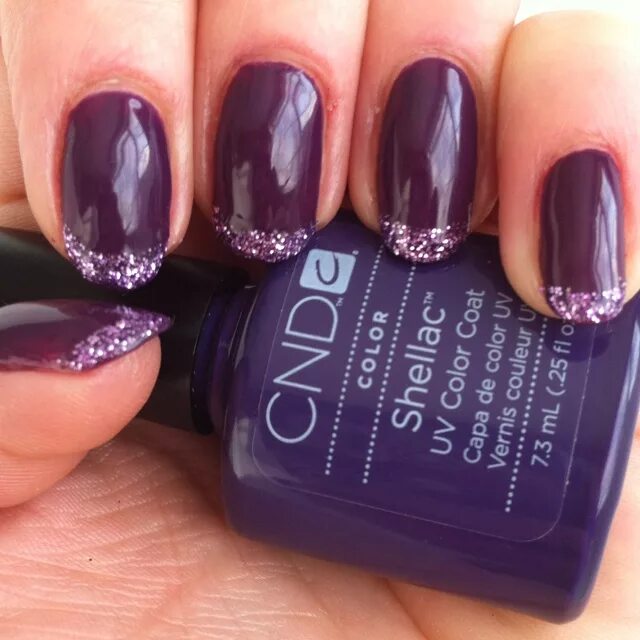 Cnd shellac decadence. Cnd shellac гель лак rock royalty. Вишневый шеллак cnd decadence. Рок цвета. Маникюр шеллак дизайн фото.
