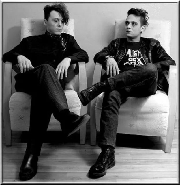 She passed away группа. She past. She past away - asimilasyon. She past away kasvetli kutlama. турецкая группа she past away.