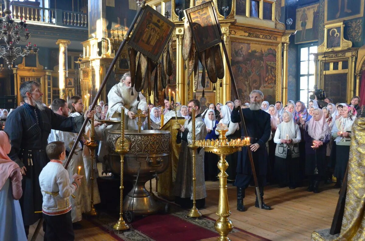 Митрополит иларион старообрядцы. Головщик в храме. Начало службы в старого луцинском монастыре ночной службы. Иеромонах иларион (чистяков). Богослужение старообрядцев.