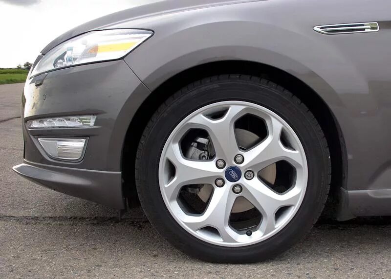 Купить летние колеса на форд. Колеса Ford Mondeo 4 235/45 r17. Форд Мондео 4 235/45 r18. Колеса Ford Mondeo 4 r18. Диски Форд Мондео 4 r16.