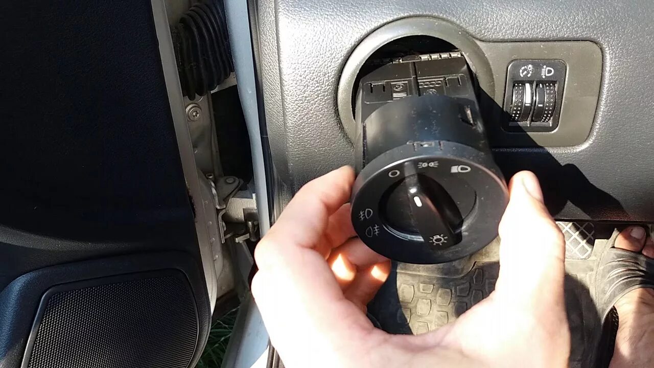 Замена стекол фар - Skoda Octavia A4 Mk1, 1,8 л, 2001 года запчасти DRIVE2