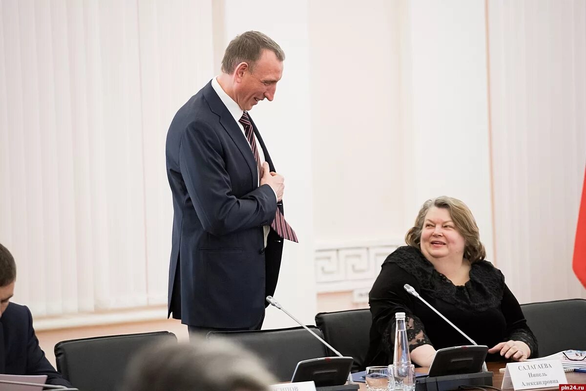Гуцан сзфо. Гуцан александр владимирович. гуцан а.в полномочный представитель президента. гуцан полпред в сзфо. представитель президента по сзфо.