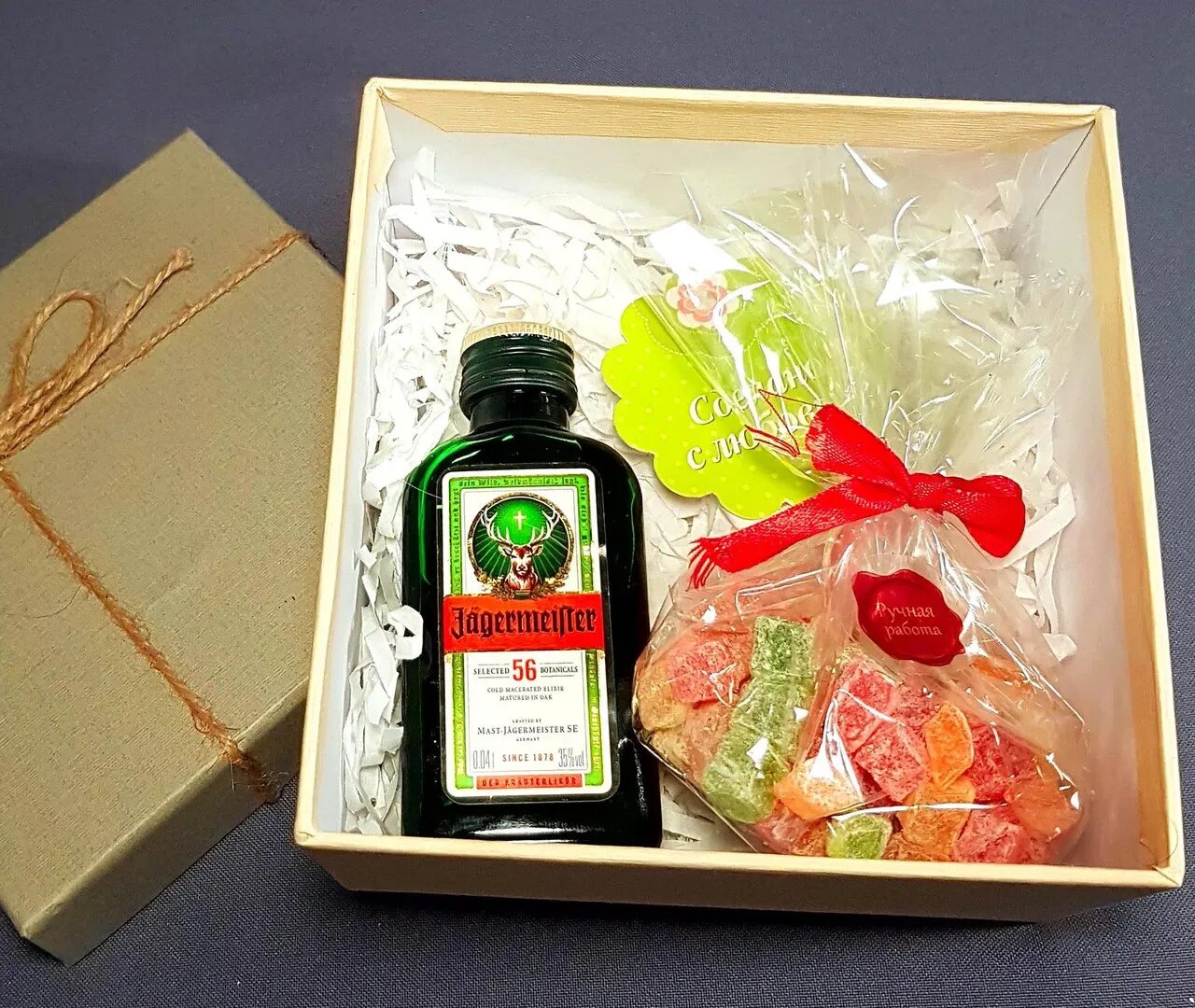 Подарок девушке на др оригинальный. Оригинальный подарок подруге на др. Подарок девушке на 28. Подарок подруге на деньги рождения. Креативный подарок девушке.