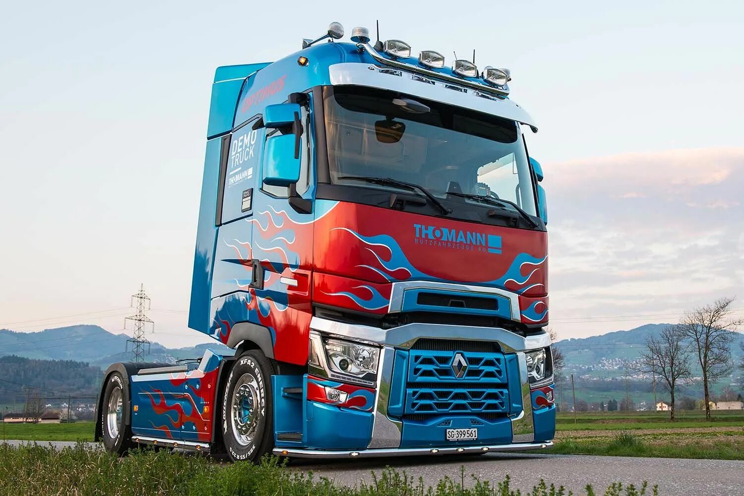 Volvo renault. Вольво Рено трак. Тягач Рено Вольво. Renault Truck Tuning. Фура Рено т.