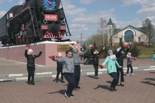 9 мая 2024 анжеро судженск. Вокзал анжеро-судженск. жд вокзал анжеро-судженск. анжеро-судженск парк победы 2022. парад 9 мая анжеро-судженск.