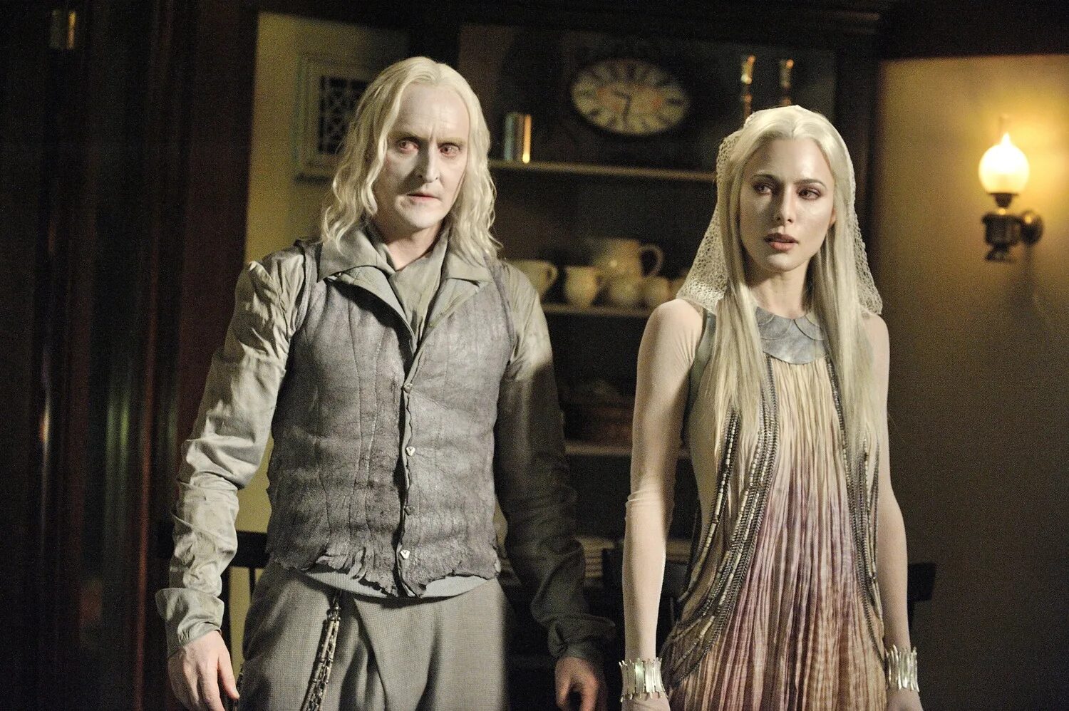 Сериал вызов непокорная земля. Анна хопкинс непокорная земля. Вызов года 2013. Стефани леонидас непокорная земля. «вызов» («непокорная земля», 2013, 3 сезона).