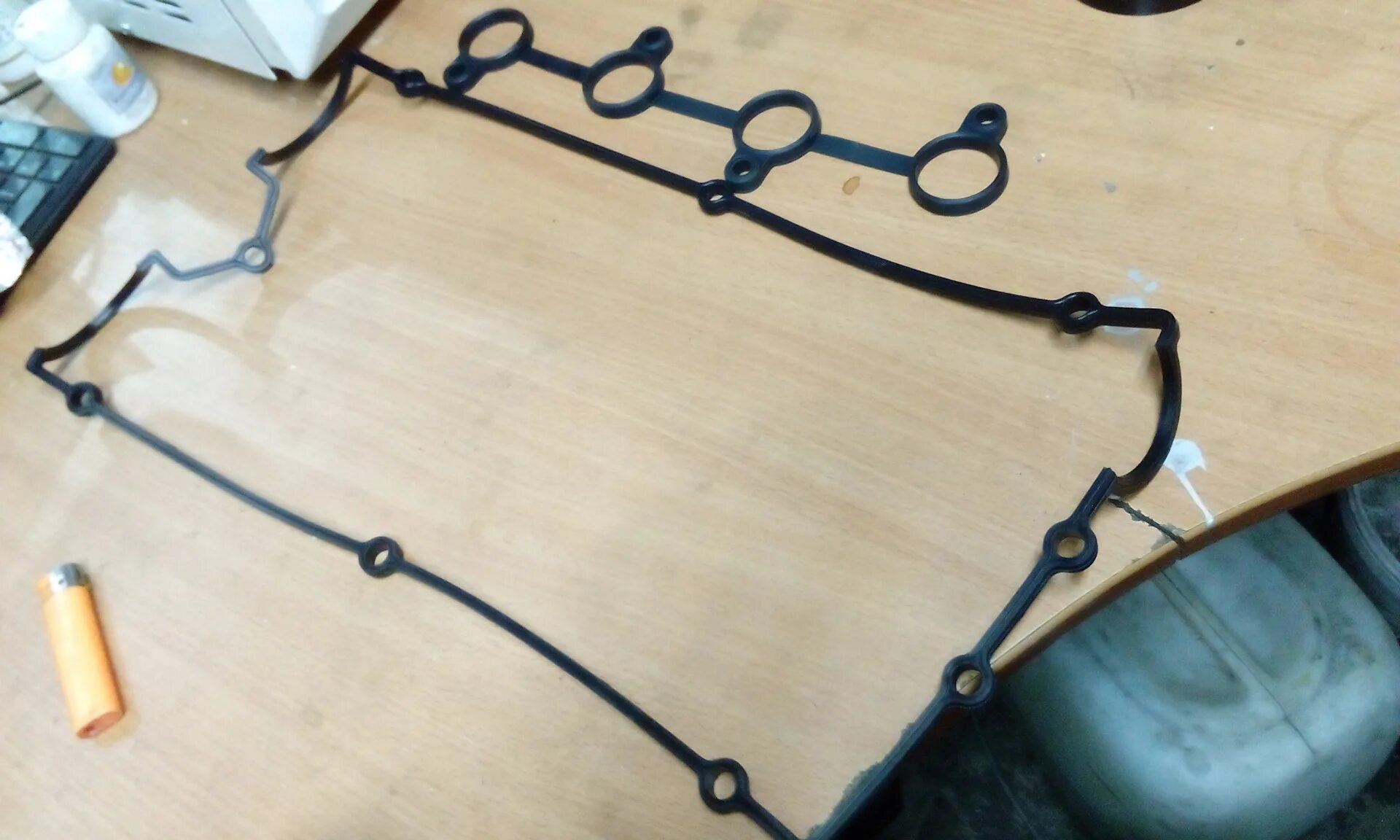 Прокладка под крышку. Прокладка клапанной крышки\ hyundai sona. прокладка клапанной крышки хендай соната 2.0. прокладка клапанной крышки соната тагаз 2.0. прокладка клапанной крышки на хундай соната 2007.