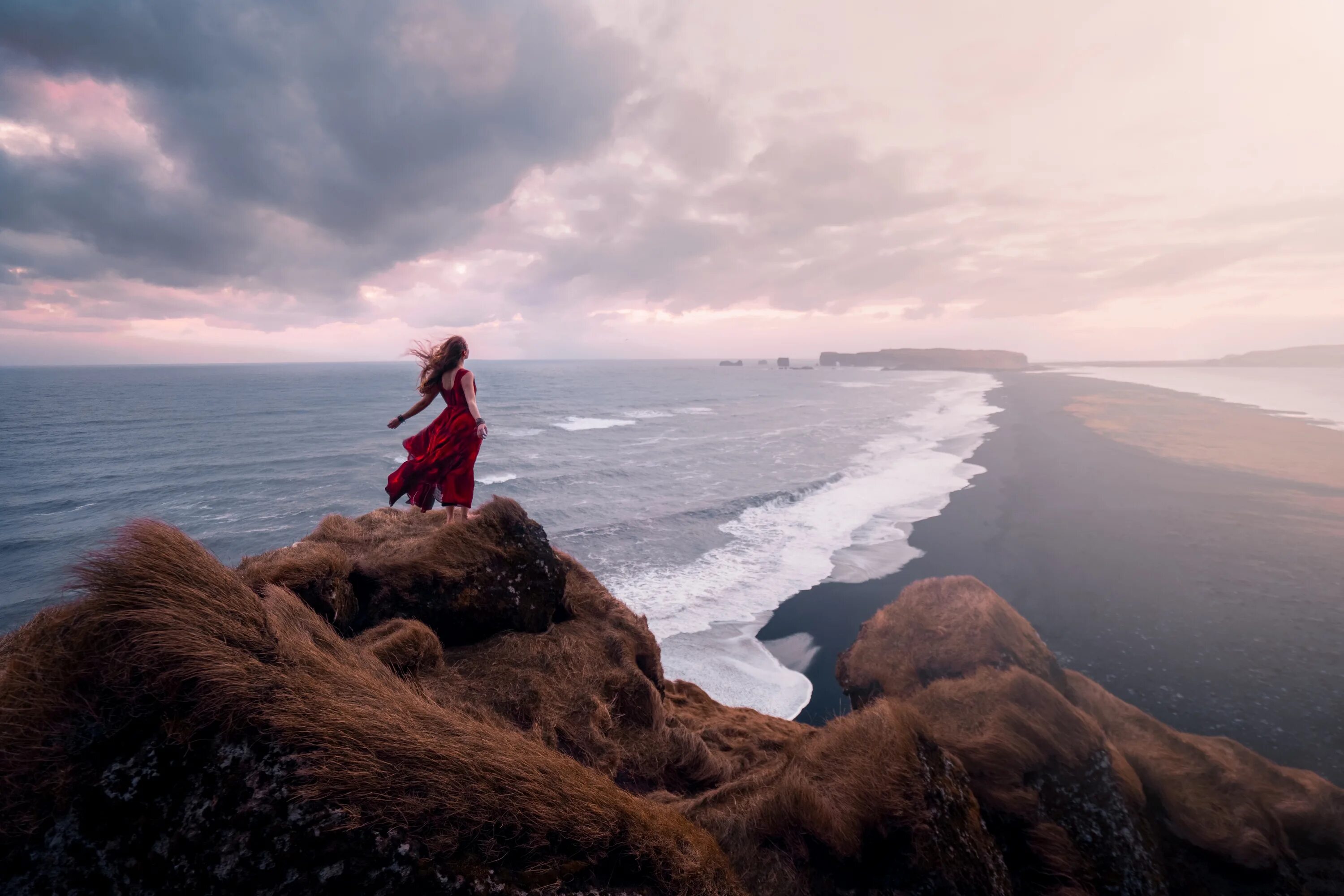 Элизабет Гэдд. Фотограф Lizzy Gadd. Девушка на обрыве. Девушка на Утесе.