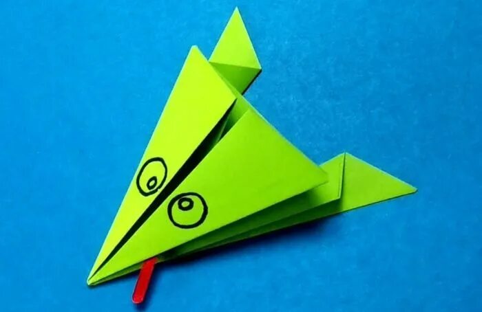 Оригами лягушка из бумаги 2 класс математика. Оригами голова лягушки. Оригами из бумаги голова лягушки 2 класс. Оригами лягушка треугольник. Оригами лягушка голова лягушки.