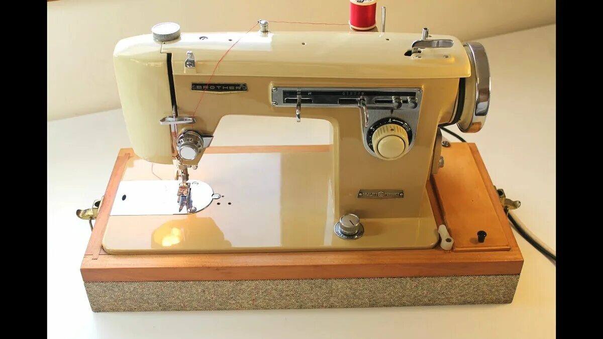 Выбор швейной машинки. Швейная машинка Naumann 44. Швейная машина Merritt a5525. Швейная машинка Мерседес sm200. Швейная машинка Зингер 345.