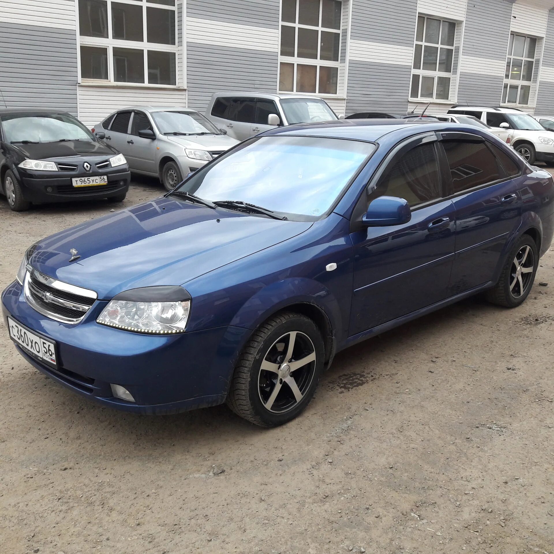 Chevrolet Lacetti r16. Шевроле Лачетти седан синий. Шевроле Лачетти седан на литье 15. Chevrolet Lacetti r15. Колеса лачетти купить