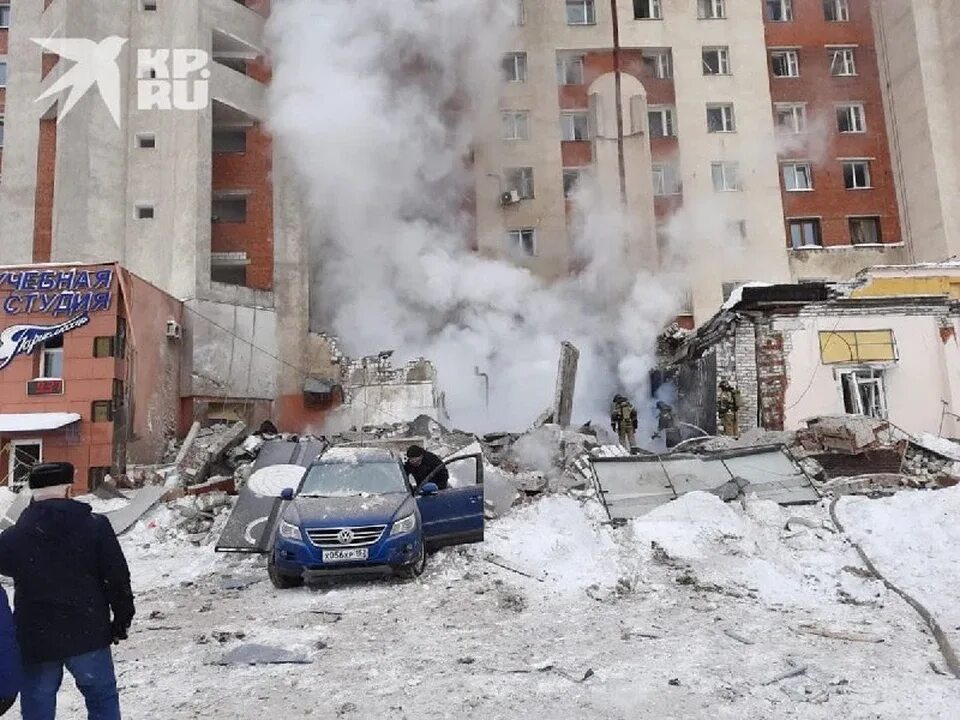 Взрыв газа в пятиэтажке в Нижнем Новгороде. Взрыв на Мещере Нижний Новгород. Нижний Новгород Мещерский бульвар взрыв. Дом в Нижнем Новгороде после взрыва газа. Взрыв в нижнем новгороде сейчас