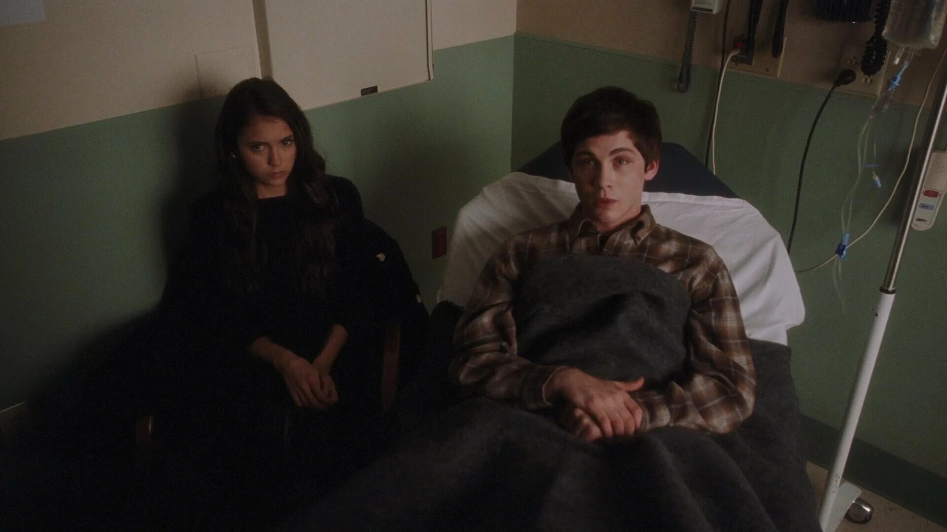 Наказанная ее тетя была тихоней эдакой мышкой. Он был тихоней 2007. Хорошо быть тихоней чарли и тетя хелен. Наказанная ее тетя была тихоней эдакой мышкой. Хорошо быть тихоней фильм 2012.