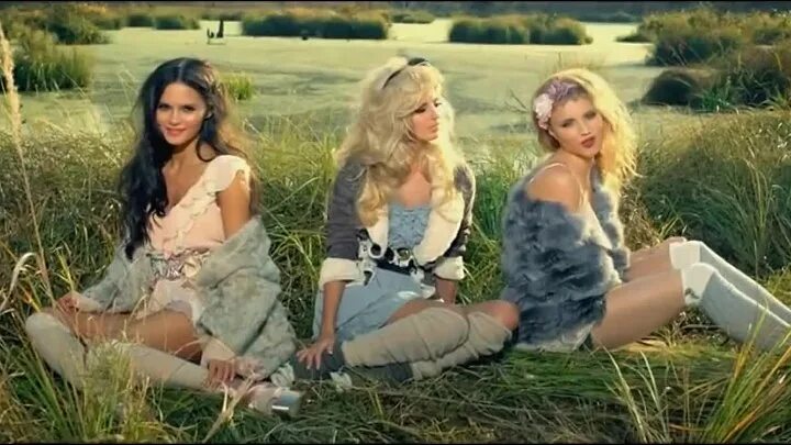 Зацелую тебя. Я тебя зацелую обниму сильно ремикс. Я тебя зацелую сильно сильно. Я тебя зацелую обниму сильно ремикс. Залюблю тебя.