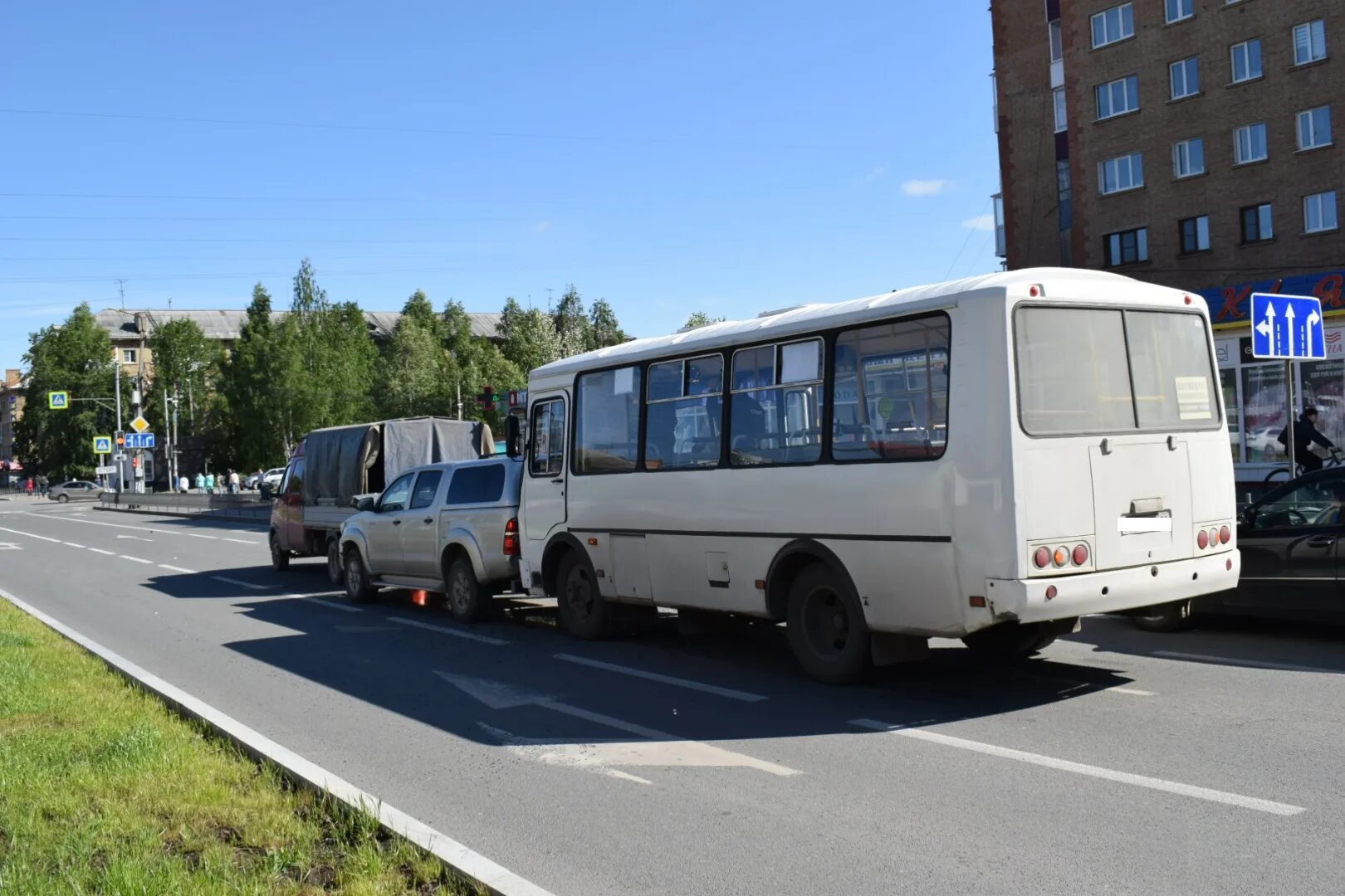 Водитель автобуса паз. Рейсовый автобус. Маршрутка ПАЗ. Водитель паза. Маршрутки ПАЗИКИ.