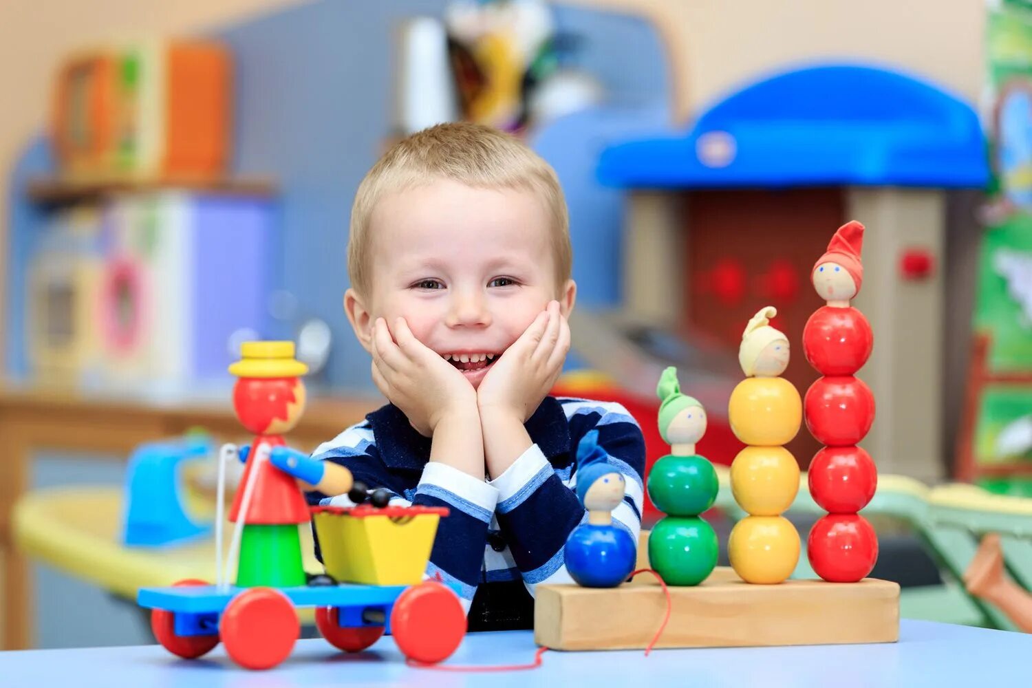 дети в саду. дети в детском саду. дети в детском саду. малыш сада. малыш сада.