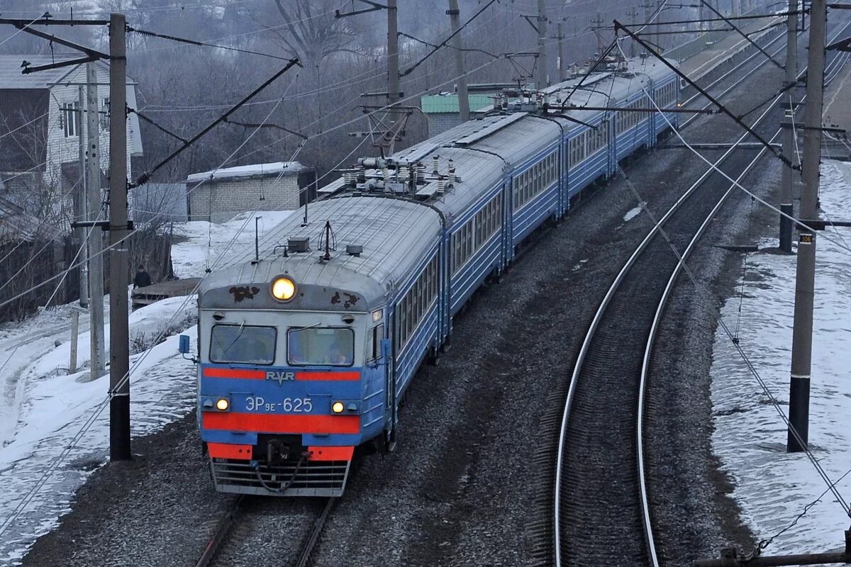 Эр9мк-578. П 9 е. Эр9пк 485. Эр9е казань 2005. Электропоезд эр9е 647.