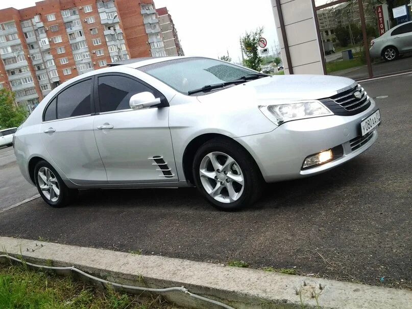 Купить джили в могилеве. Geely Emgrand ec7 2014. Geely Emgrand ec7. Geely Emgrand ec7 заниженная. Geely Emgrand 7 2014.