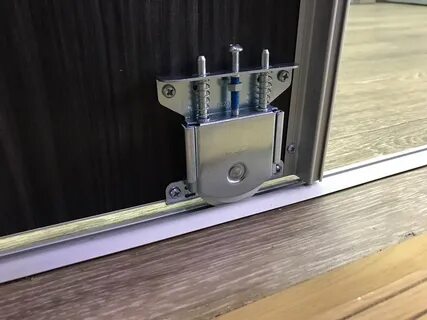 Ремонт шкафа купе на дому