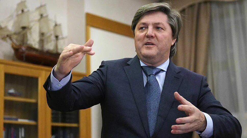 собранный компромат. собранный компромат. компромпромат групп. предвыборный плакат эммануэля макрона. собранный компромат.