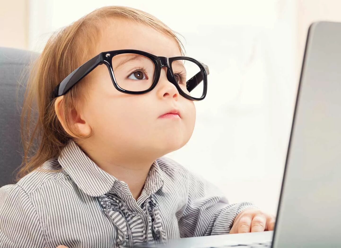 дошкольники с нарушением зрения. очки для детей для зрения. дети с нарушением зрения. дети с нарушением зрения. ухудшение зрения у ребенка.