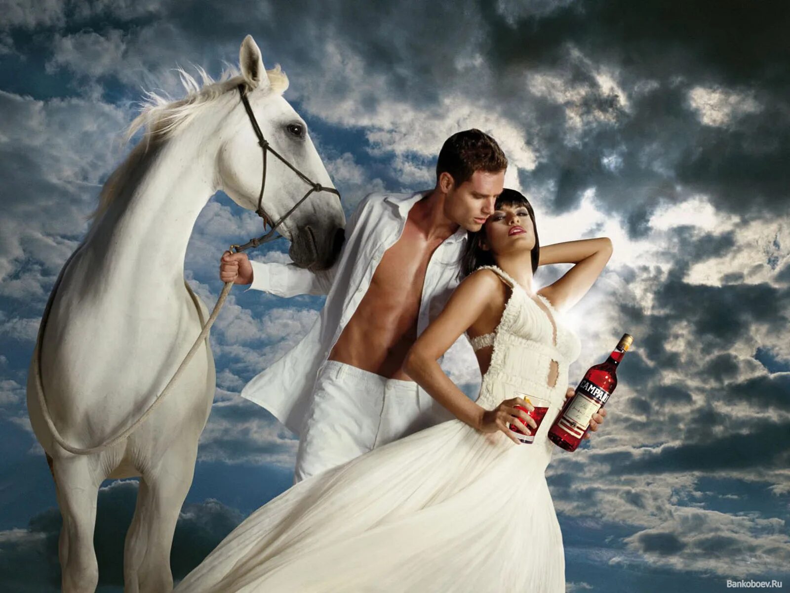 Мужчина и женщина на коне. Фотосессия с лошадьми. Принц на белом коне.