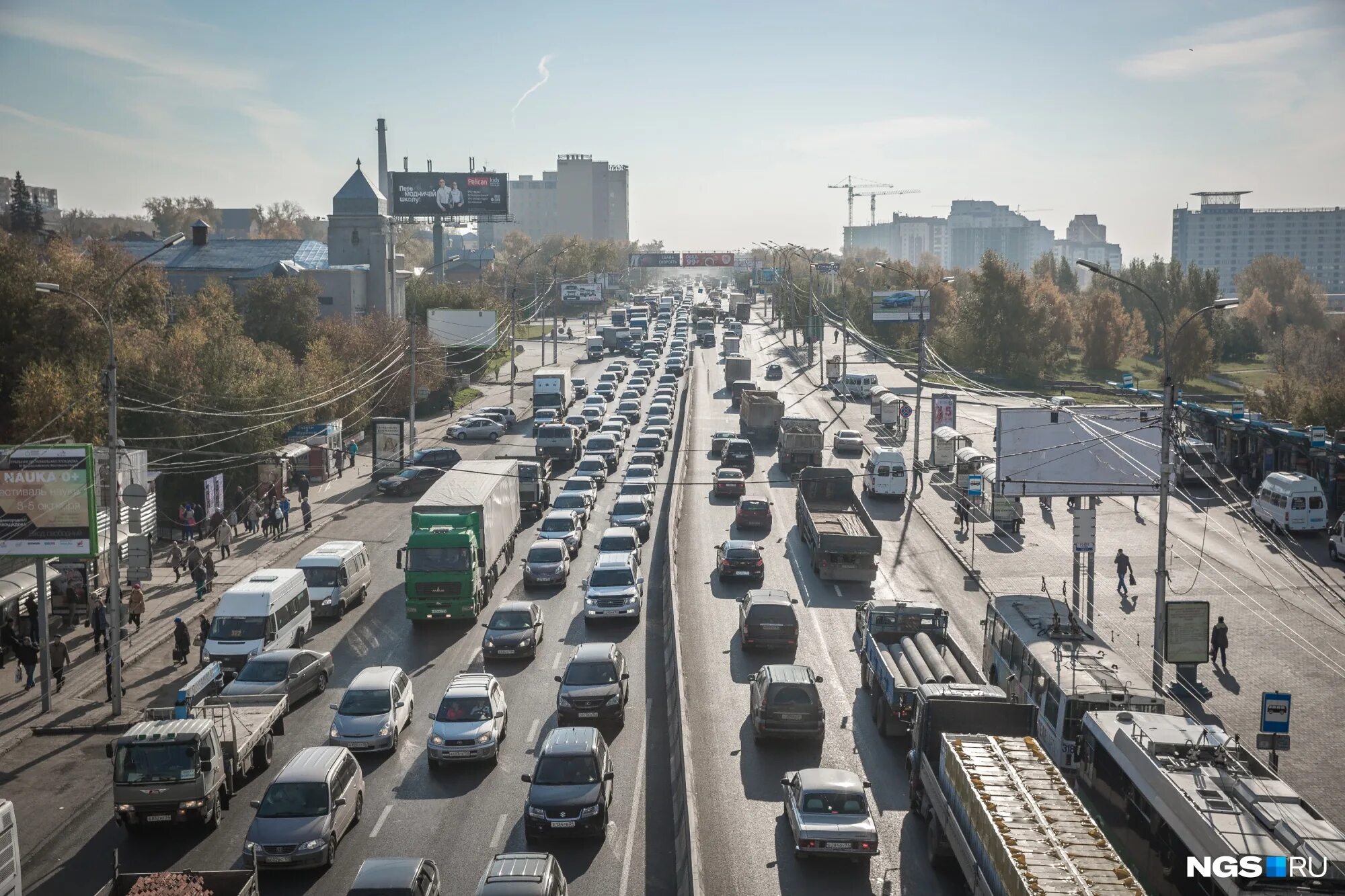 Улица Большевистская Новосибирск. Пробки Новосибирск ул Большевистская. Дорога Новосибирск Большевистская. Улица Большевистская Новосибирск фото.