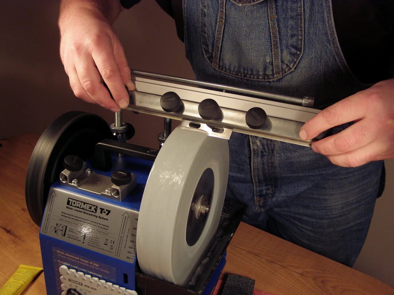 точилка для ледобура мора. точилка для ножей ледобура lazer. станок для заточки ножей ледобура мора. точилка для ножей ледобура тонар. устройство для заточки ножей ледобура.