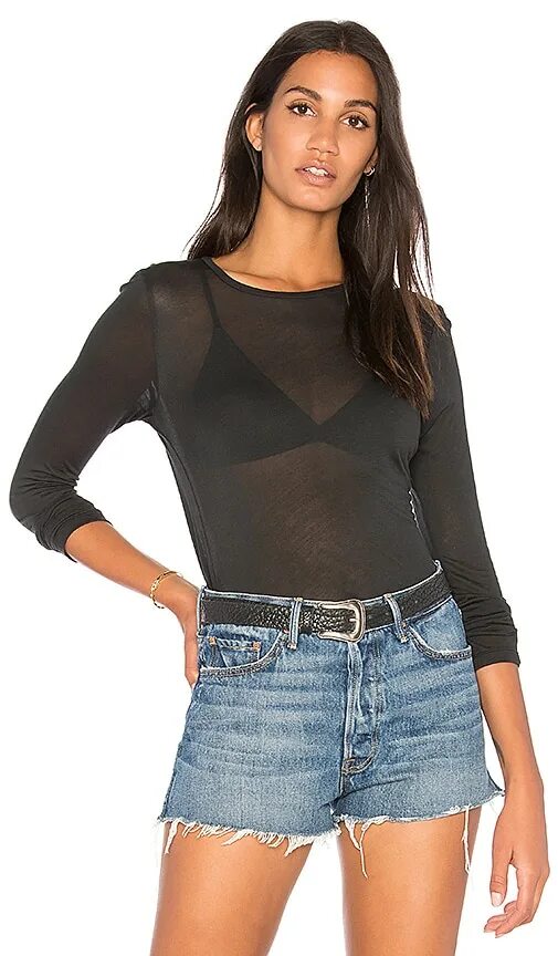 Девушки в прозрачных топах. Прозрачная черная кофта. Прозрачная блуза. Прозрачный черный топ. Сетчатый топ.