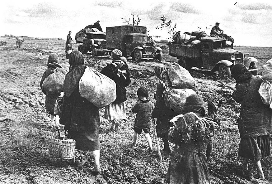 Штурм берлина артиллерия 1945. Хроника 41 года. Хроника 41 года. Фотохроника военных лет 1941-1945. Битва за кавказ 1942-1943 вермахт.