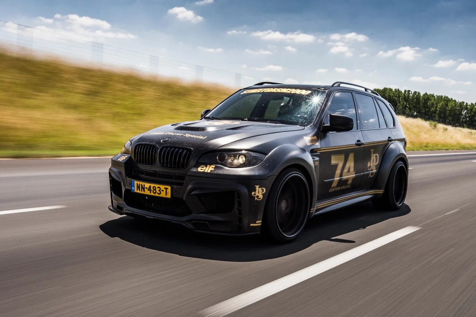 Играть икс 5. BMW x5m. BMW x5 Widebody. BMW x5 e70 серый Hamman. BMW x5m AMG.