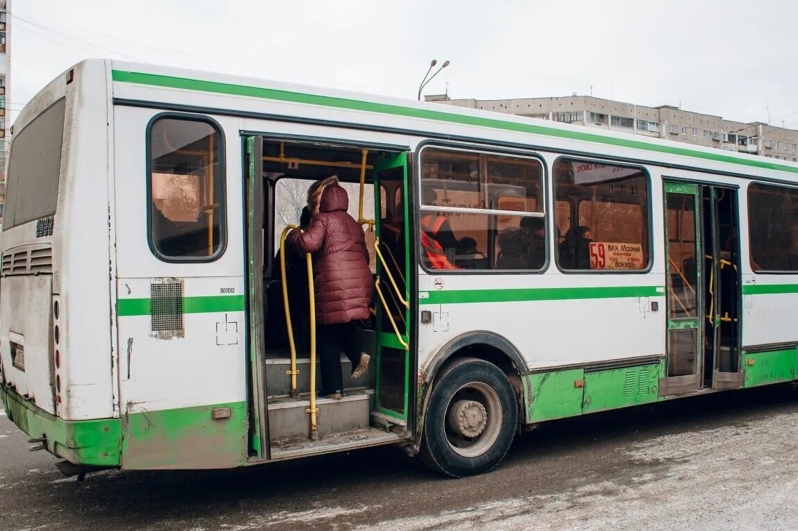 Автобус. Автобус в городе. Челябинский автобус. Автобус Магнитогорск. Казань магнитогорск автобус