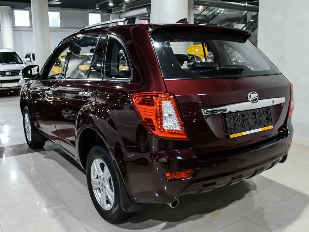 Lifan x60 i. Lifan x60. лифан характеристика отзывы. лифан х60 серебристый. джип лифан х 60.