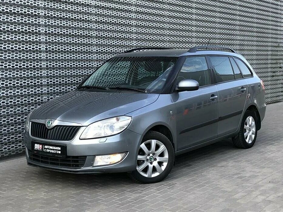 Шкода Фабия 1.2 универсал 2012. Шкода Фабия универсал 2012. Skoda Fabia 2 Рестайлинг универсал. Шкода Фабия универсал 2013.