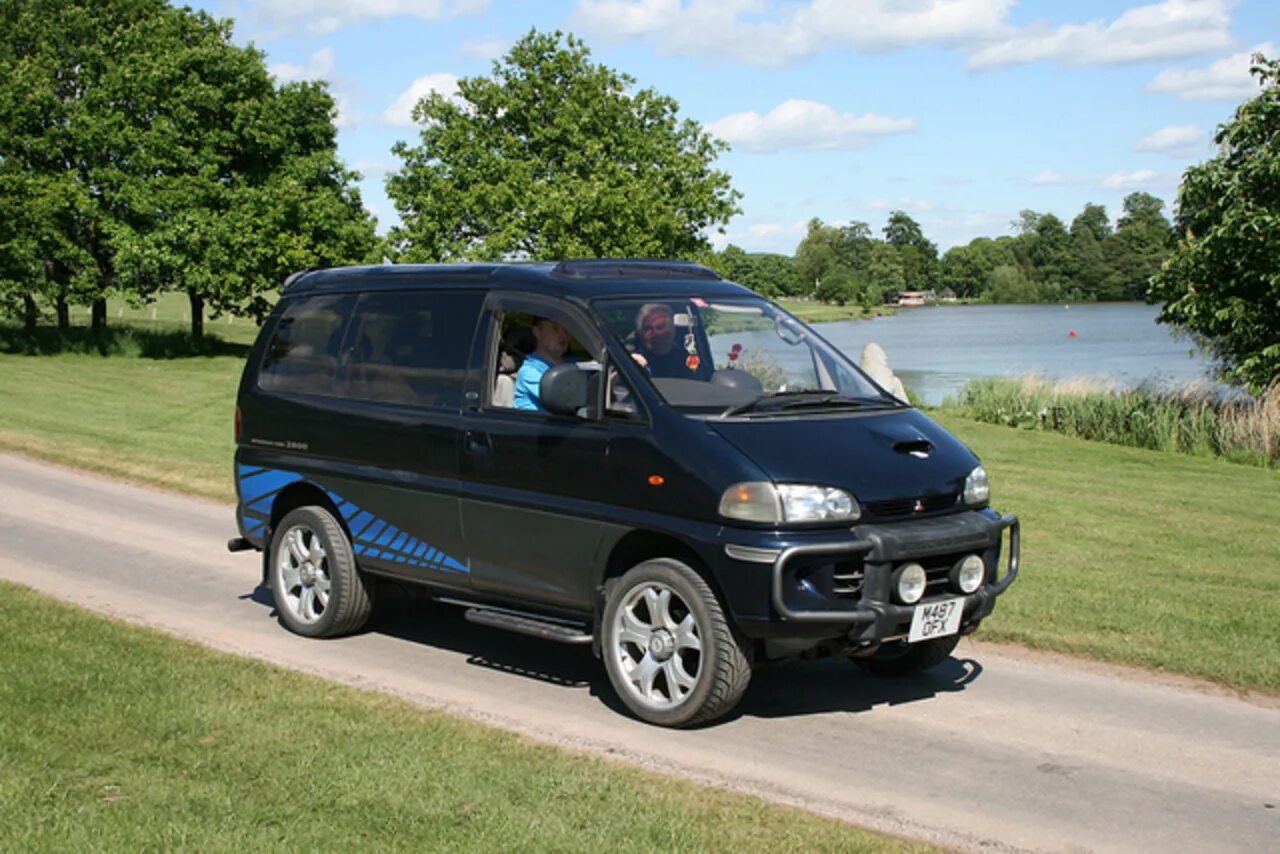 Mitsubishi Delica 400. Delica l400. Митсубиси Delica l400. Mitsubishi Space Gear l400 красный.