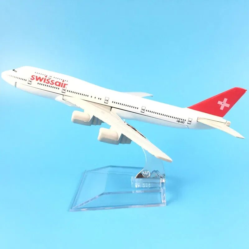 Модель 747. Модель самолета боинг 747. игрушка самолет боинг 747. боинг 747 свисс эйр. модель самолета swissair.
